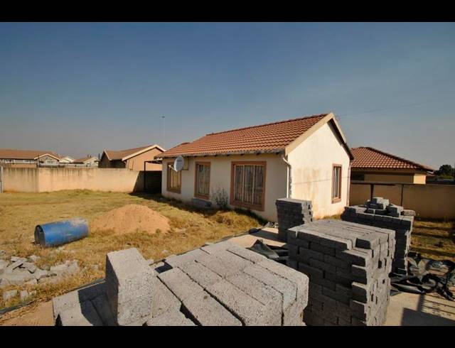 3 BEDROOM HOUSE FOR SALE IN DAWN PARK